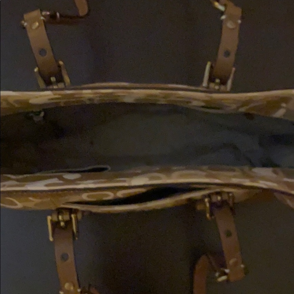 Coach Signature Purse - Picture 7 of 7